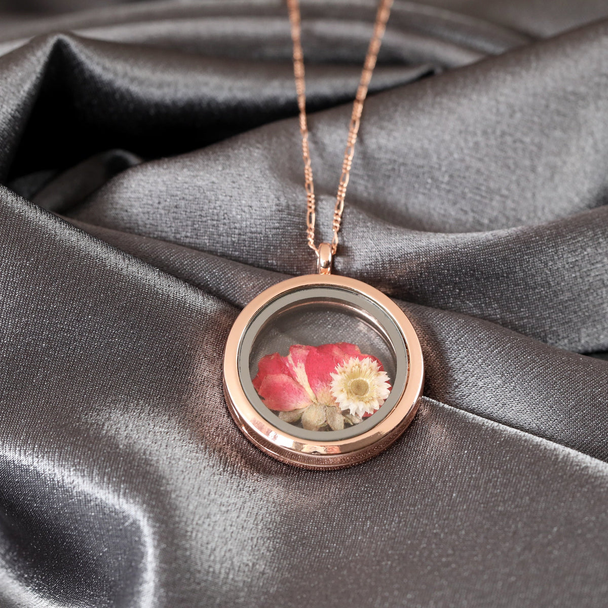 Real Rose and Chrysanthemum 925 Sterling Rose Gold-Plated Locket Necklace - K925-127