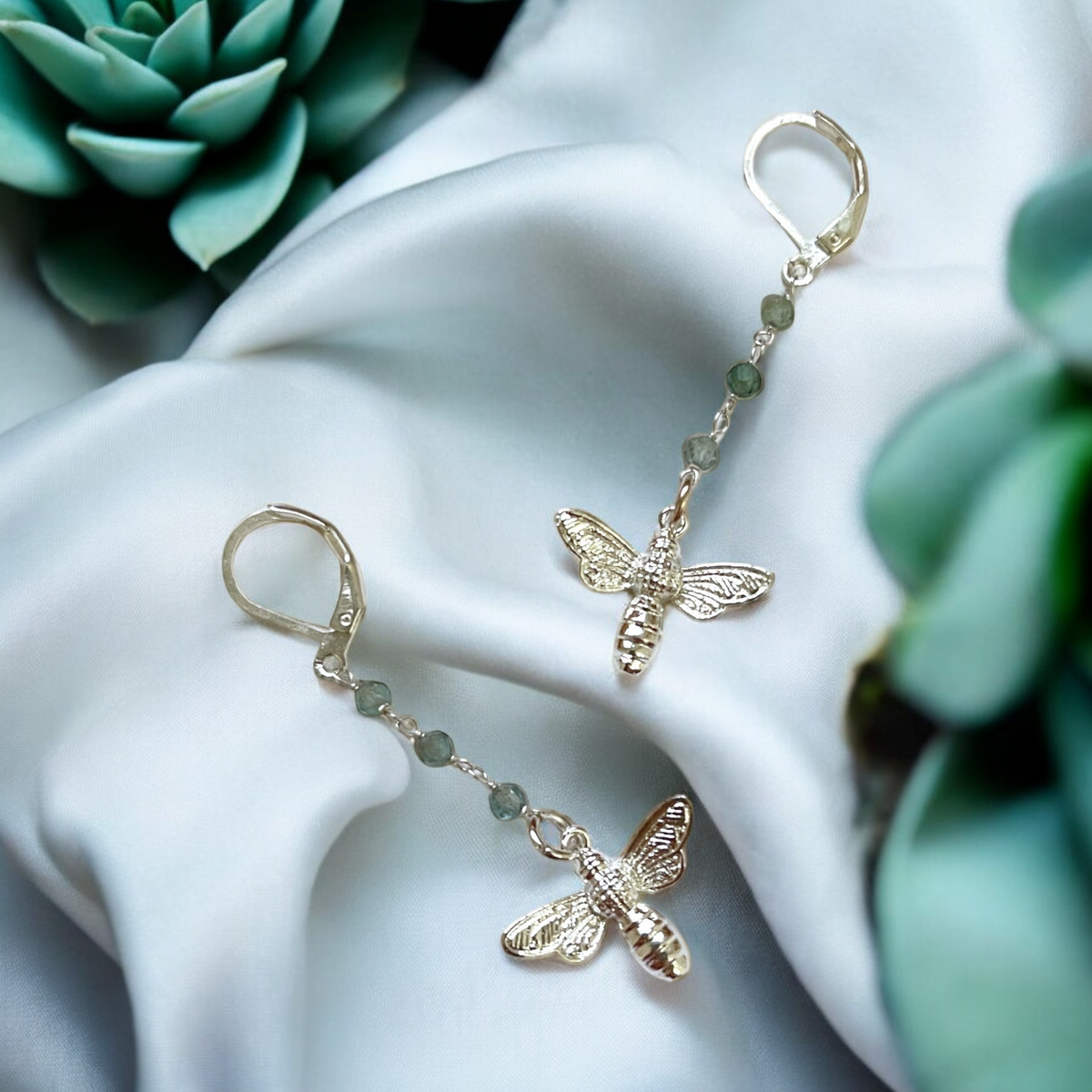 Enchanting Gemstone Earrings with Blue Apatite and Bee Pendant – Elegance and Nature Inspiration - VINOHR-48