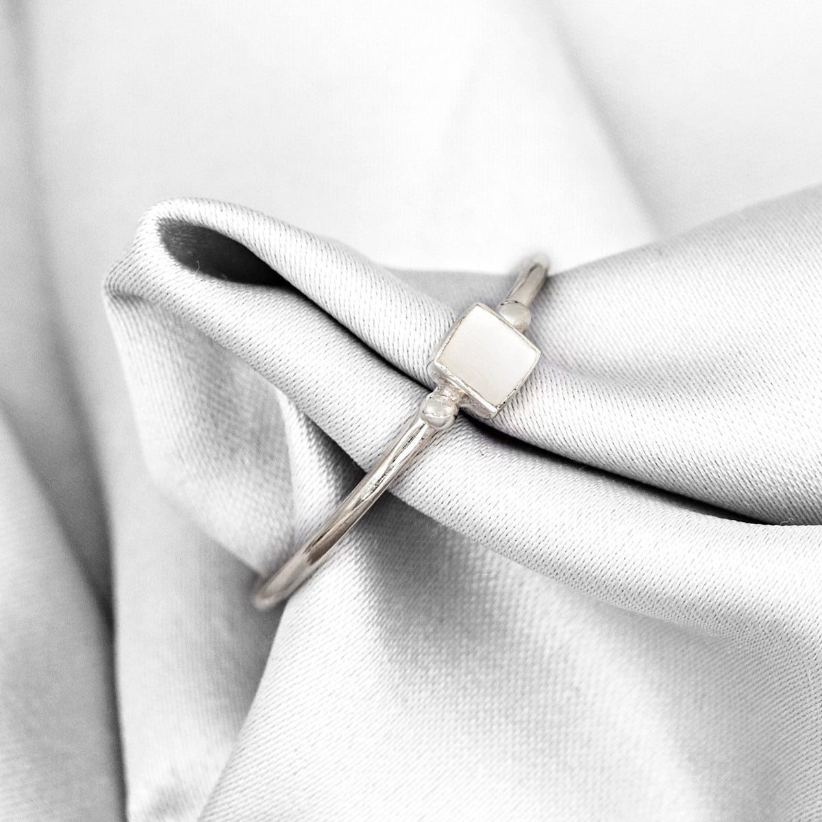 Mother of Pearl Ring - 925 Sterling Silver - Minimalist Jewelry - RG925-28