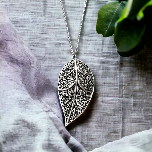Antique Leaf — Silver Chain