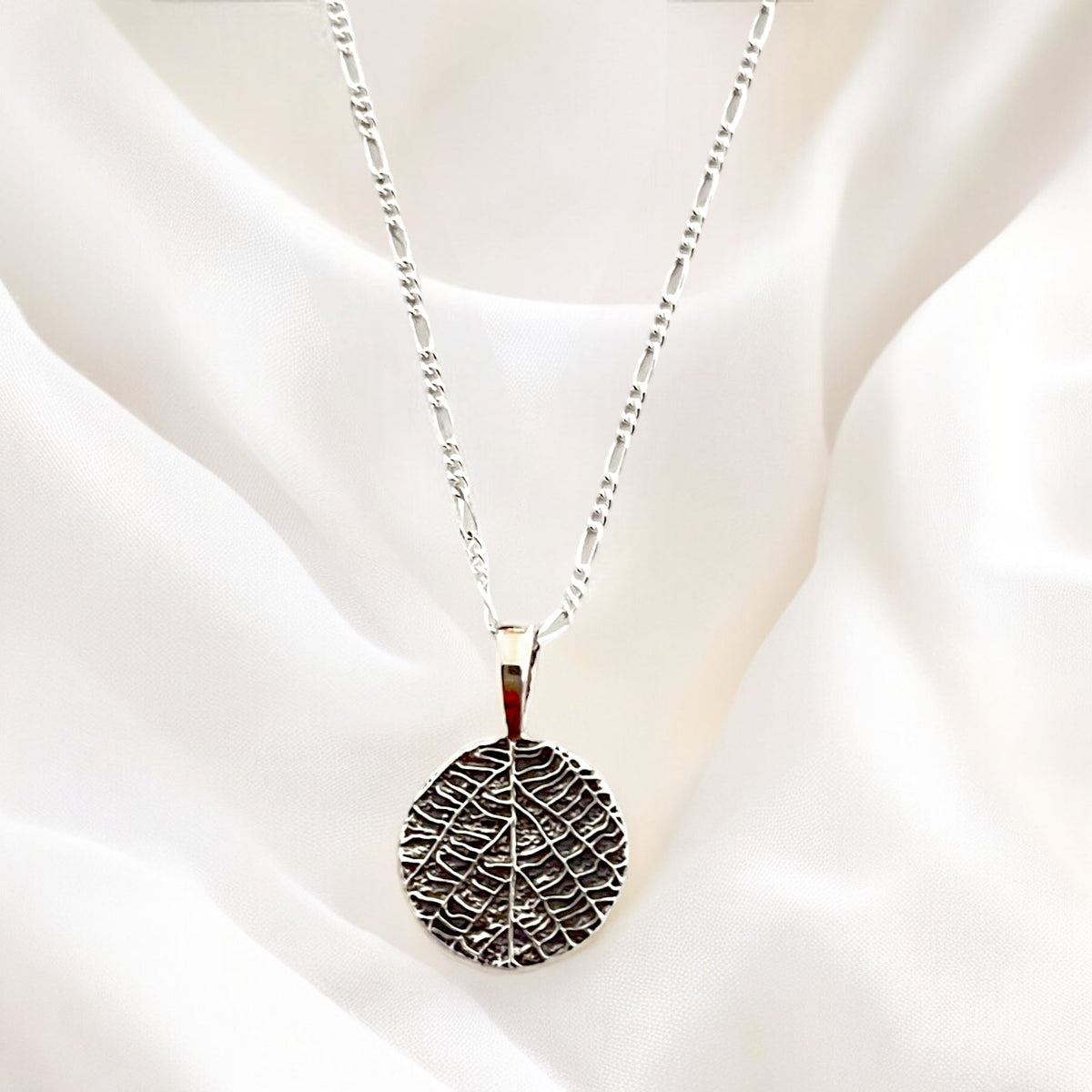 925 Sterling Silver Necklace with Leaf Vein Pendant – Hypoallergenic, 50cm Length - K925-76