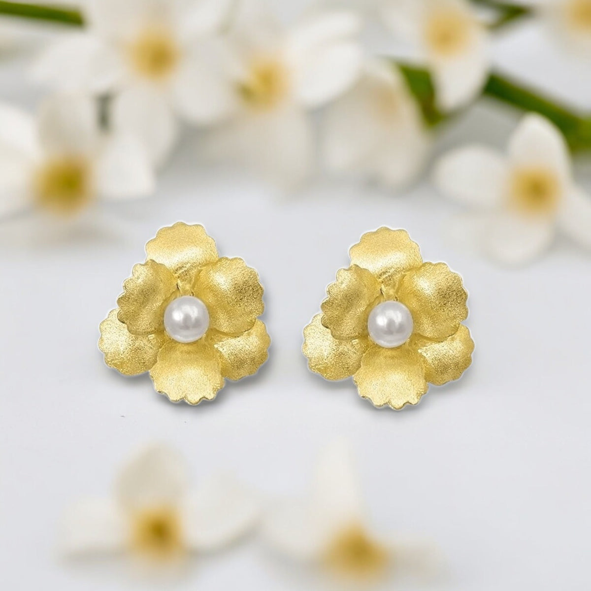 Elegant Flower-Shaped 925 Sterling Silver Stud Earrings with Freshwater Pearls - 18K Gold-Plated, Hypoallergenic, Nickel-Free, 13mm - OHR925-136
