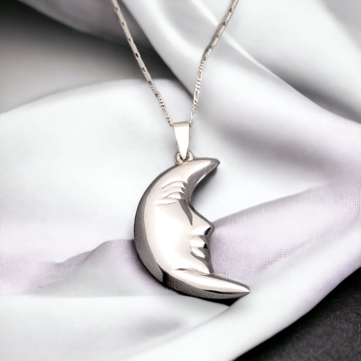 925 Crescent Moon Sterling Silver Necklace - K925-94