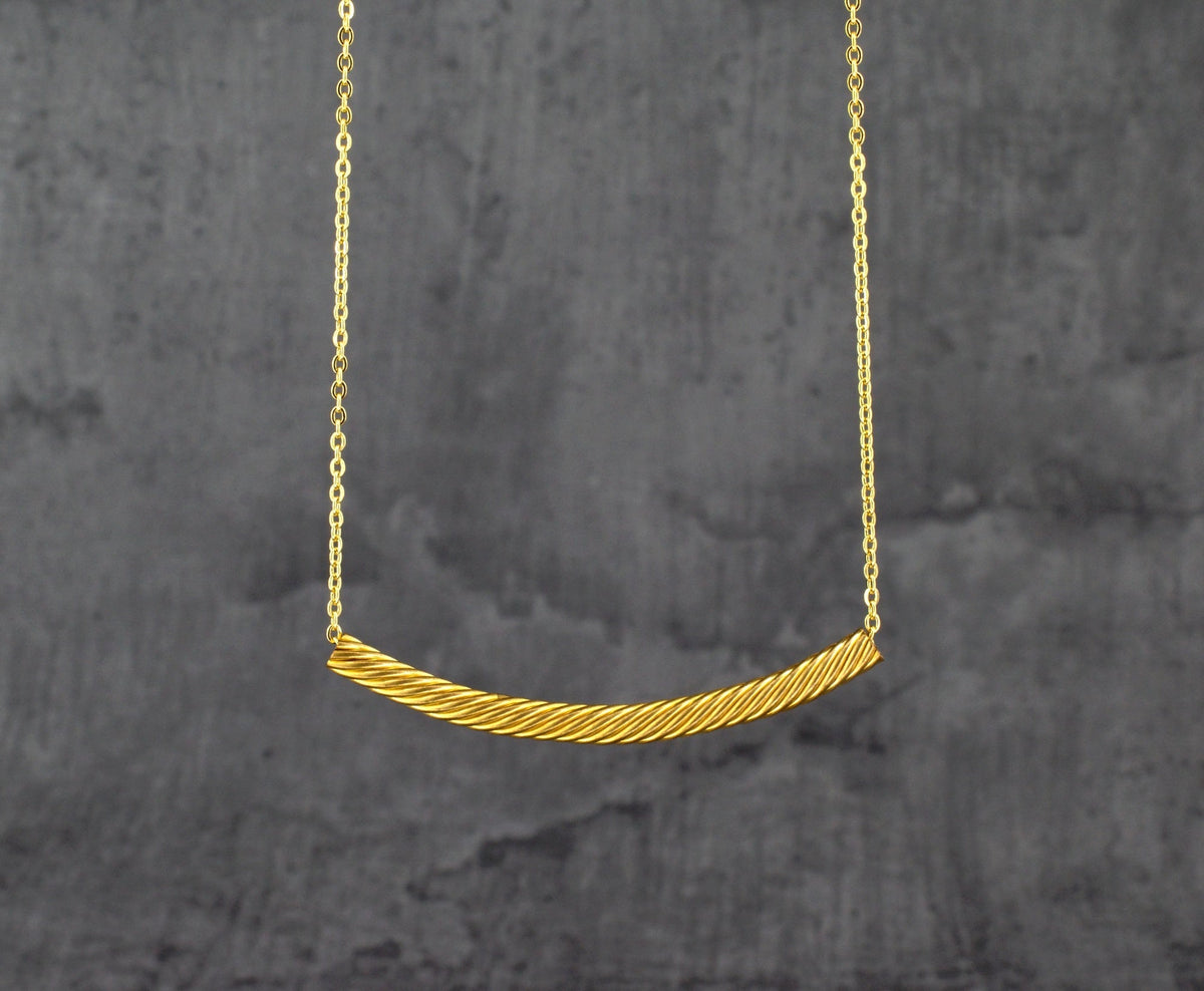Exquisite Vintage: Brass Necklace with Elegant Tube Pendant from the '70s - VIK-121