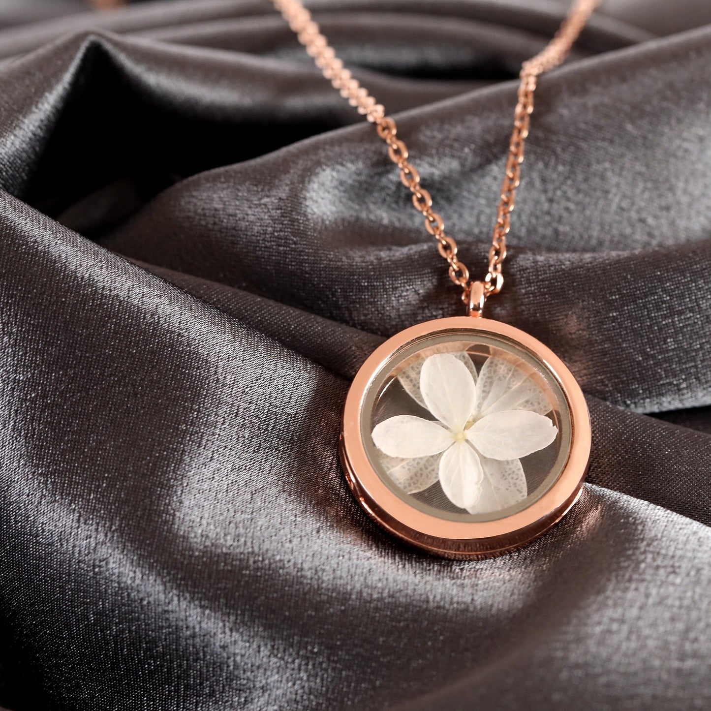 925 Sterling Rosegold Gilded White Hydrangea Blossom Chain