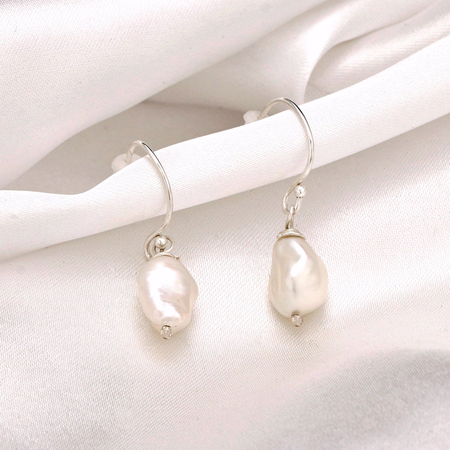Baroque freshwater pearl earrings - beads drop earrings — 132