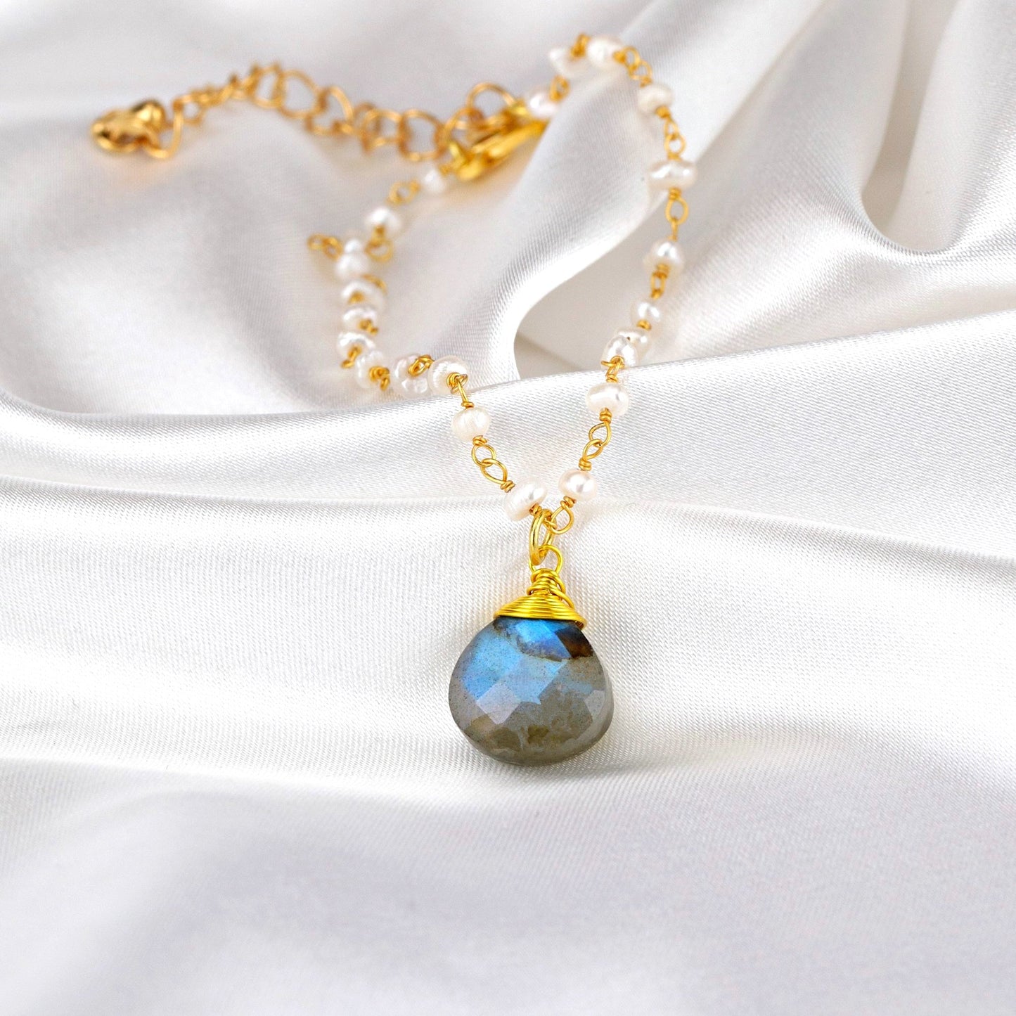 Labradorite & Freshwater Pearl Gemstone Bracelet - RETARM-39