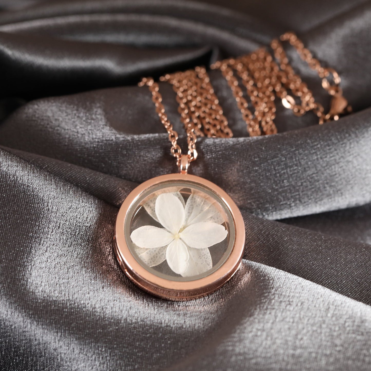 925 Sterling Rosegold Gilded White Hydrangea Blossom Chain