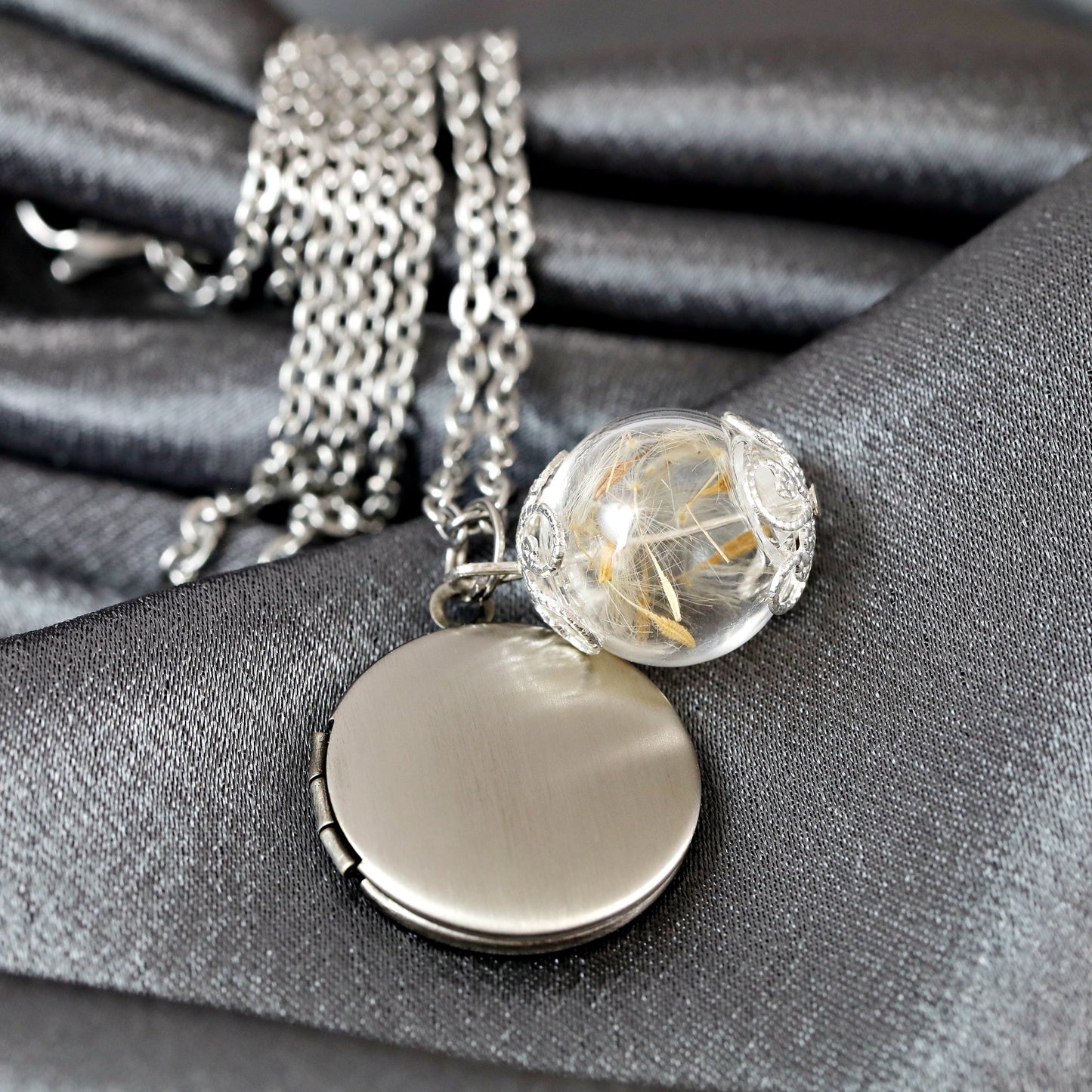 Puste flower medallion chain incl. Photoservice in old silver