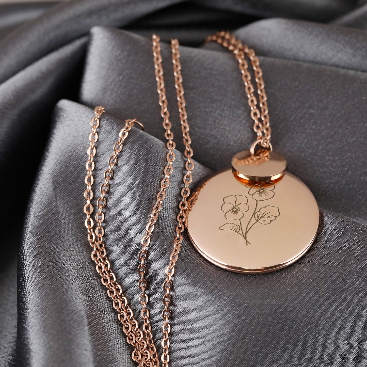 Personalized BIRTH FLOWER Photo Locket Necklace with Photo Service…