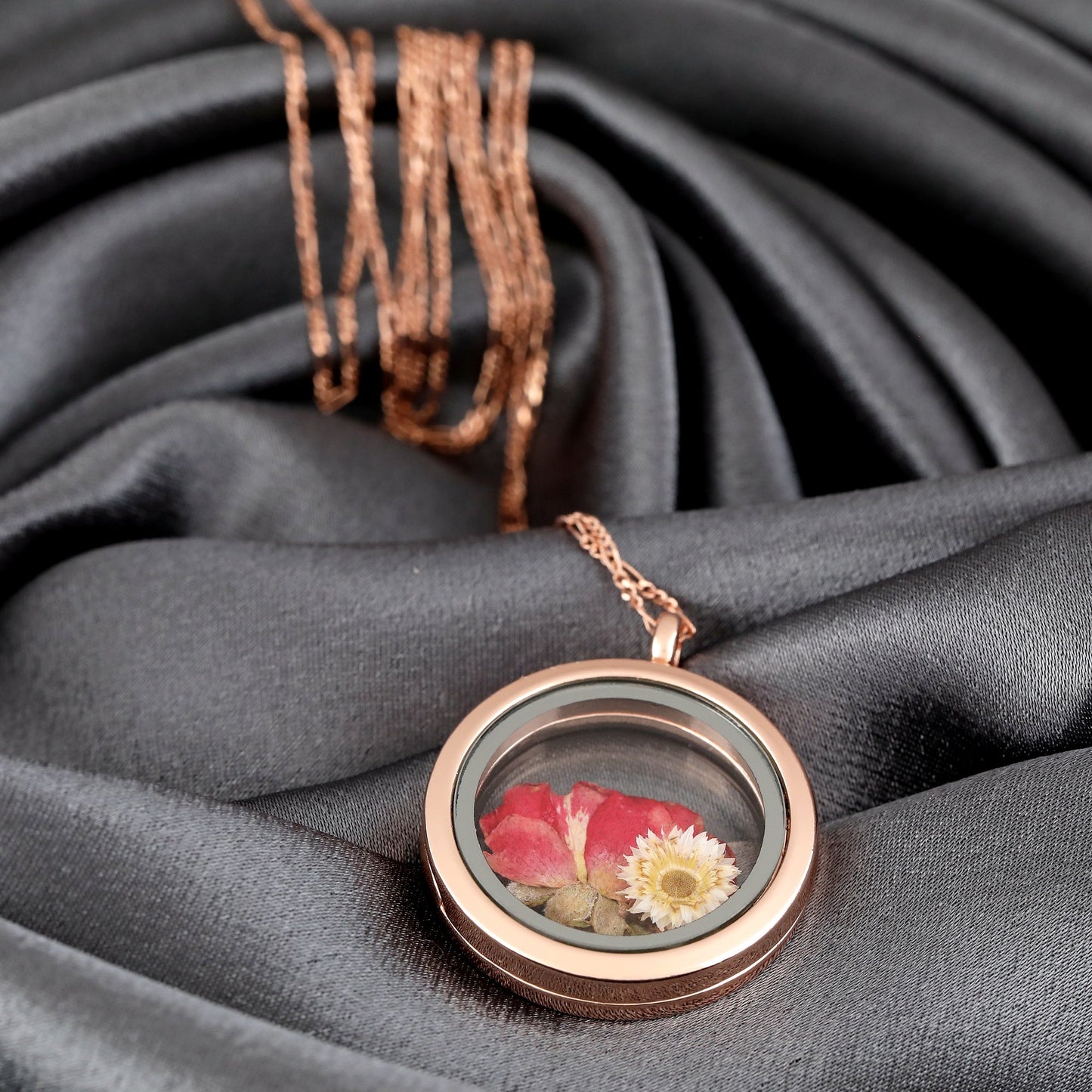Real Rose and Chrysanthemum 925 Sterling Rosegold Gilded Medaillon Chain