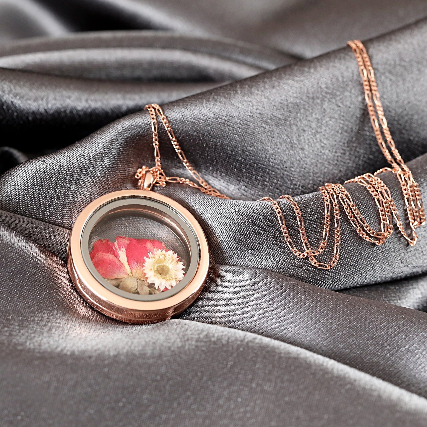 Real Rose and Chrysanthemum 925 Sterling Rosegold Gilded Medaillon Chain