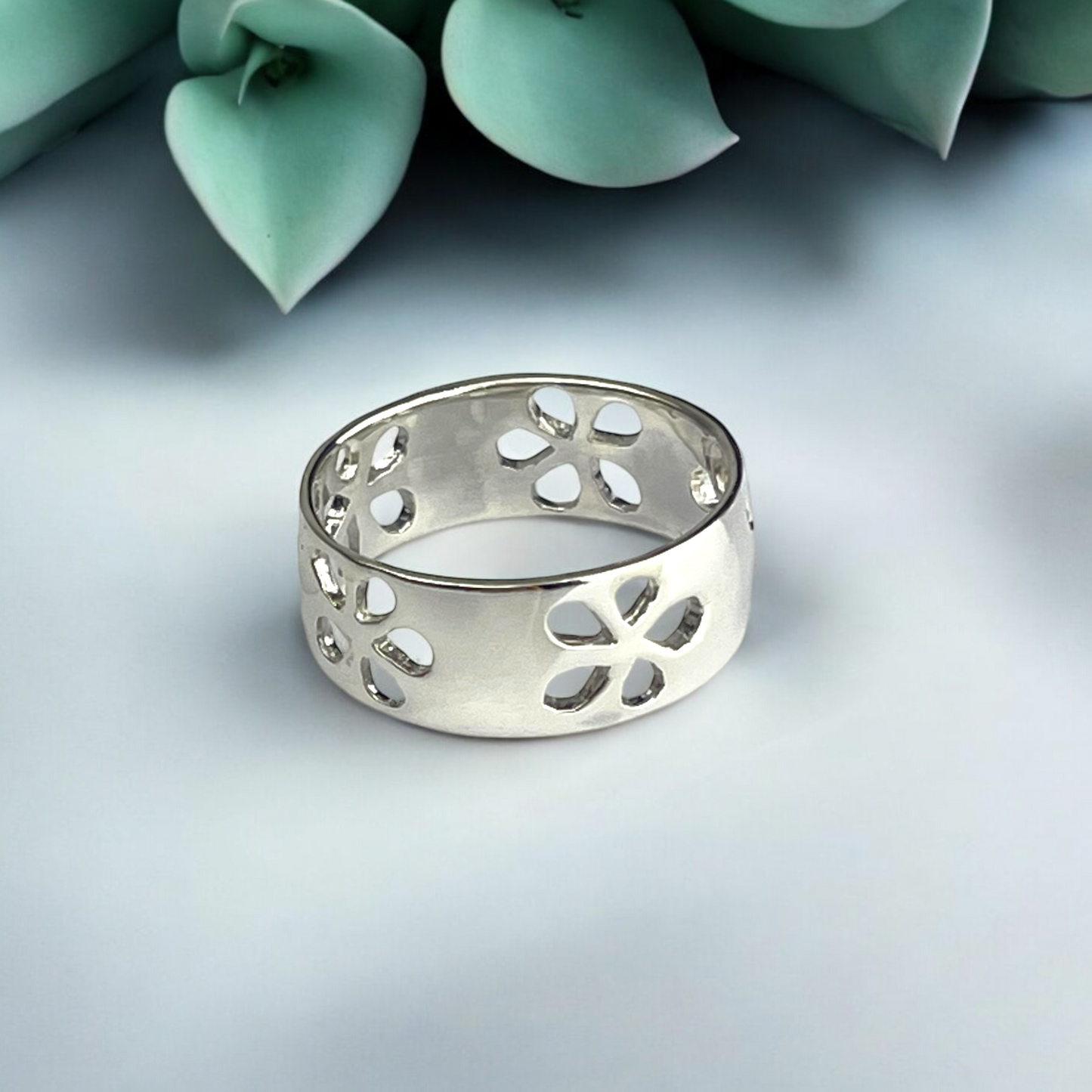 925 Sterling Silver Ring with Floral Motifs – Available in Various…
