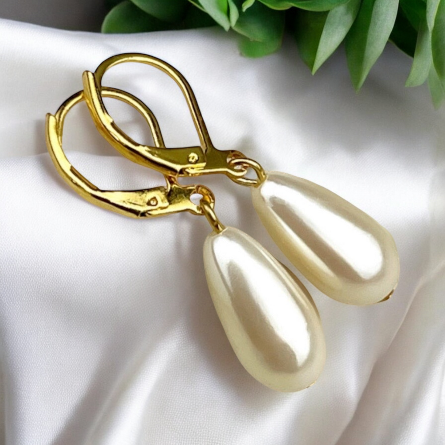 Genuine Vintage Japanese Teardrop Pearl Earrings