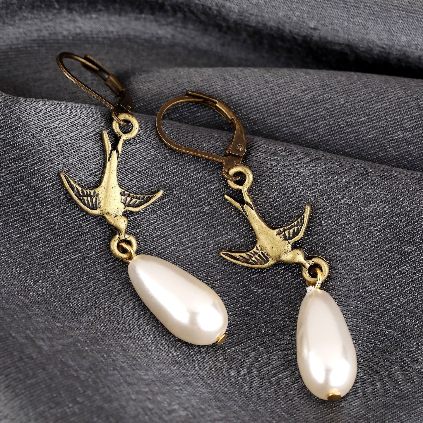 Flight Swallows Drop Pearl Earrings - Nostalgic Retro Jewelry — 63