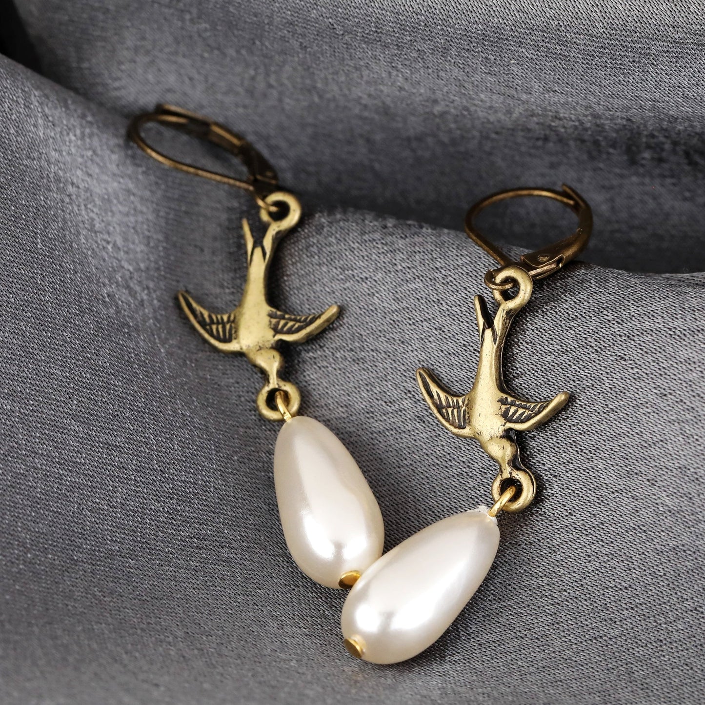 Flight Swallows Drop Pearl Earrings - Nostalgic Retro Jewelry — 63