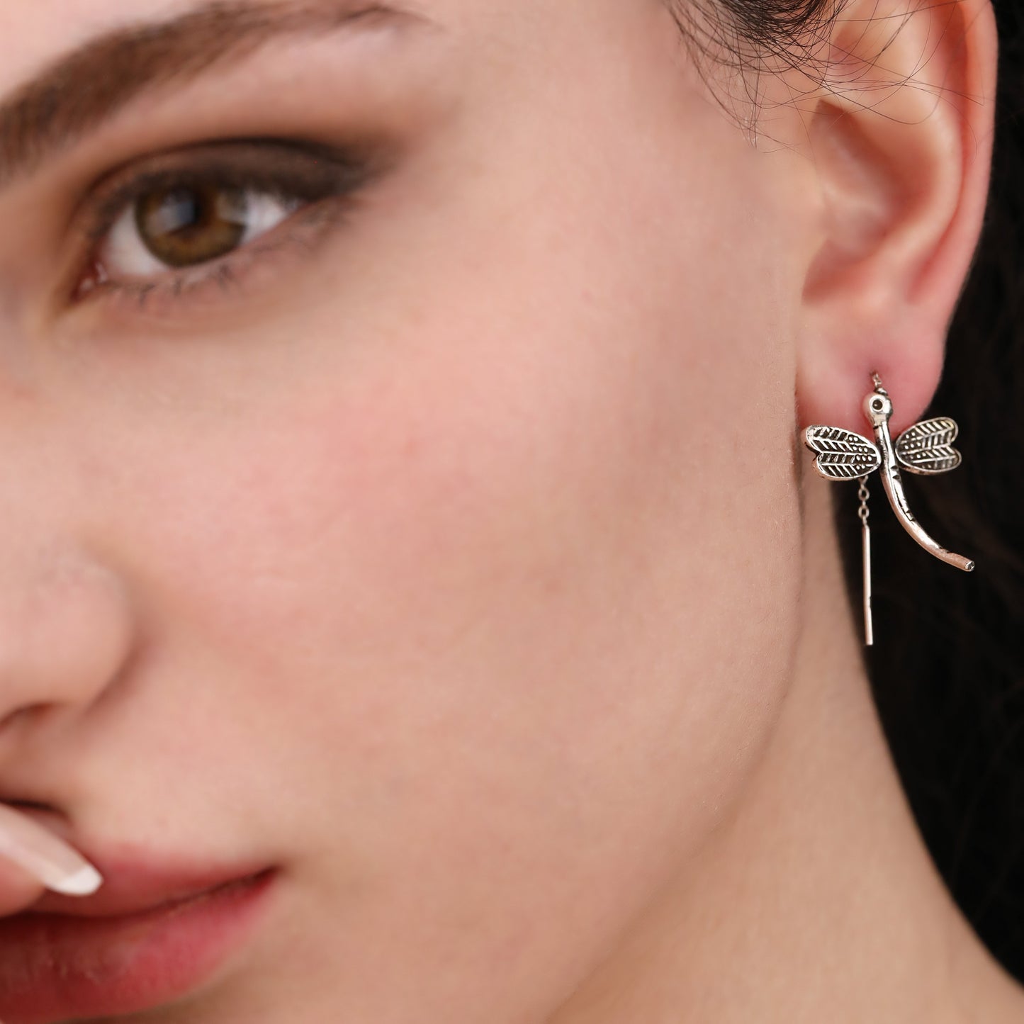 Elegant Dragonfly Drop Earrings in 925 Sterling Silver…