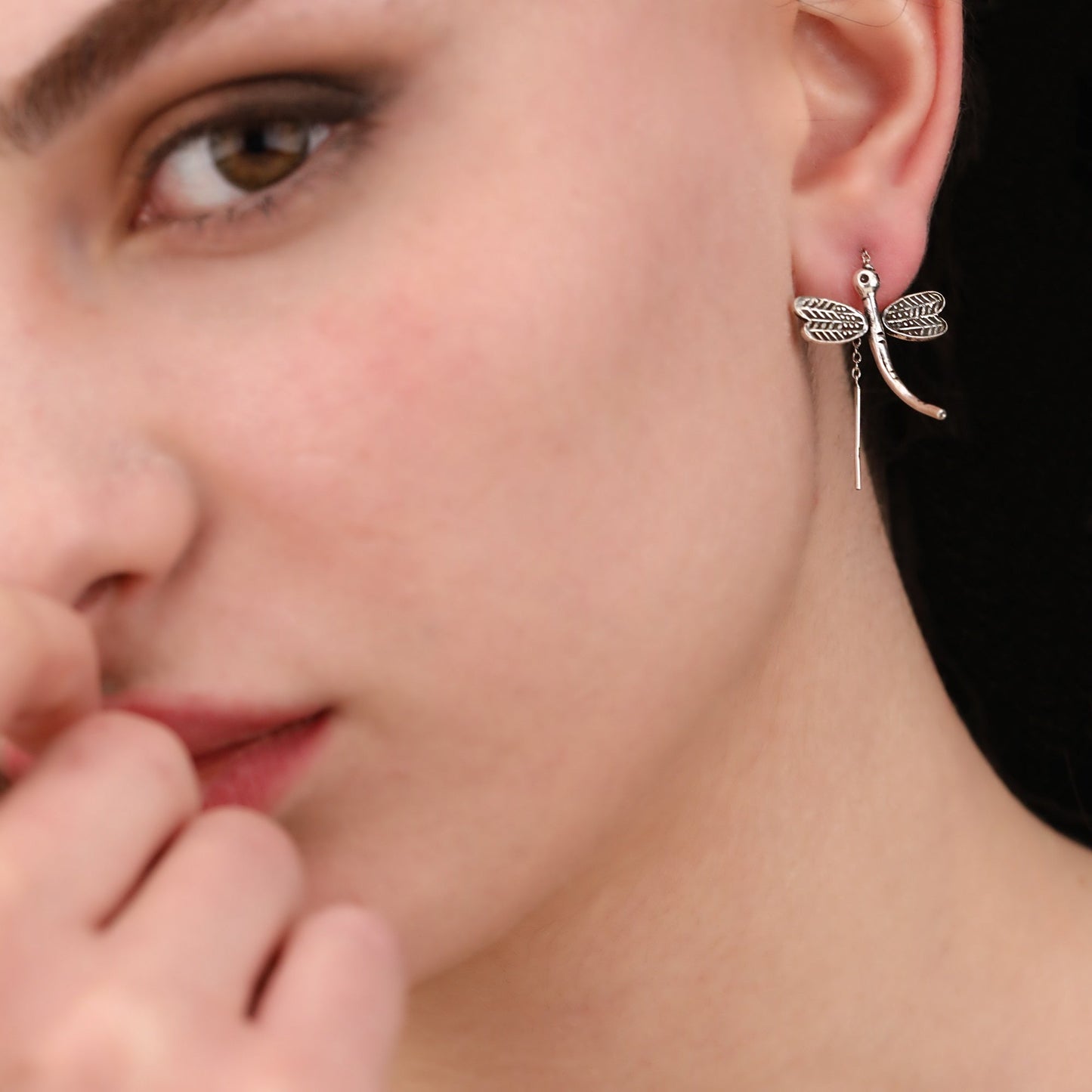 Elegant Dragonfly Drop Earrings in 925 Sterling Silver…