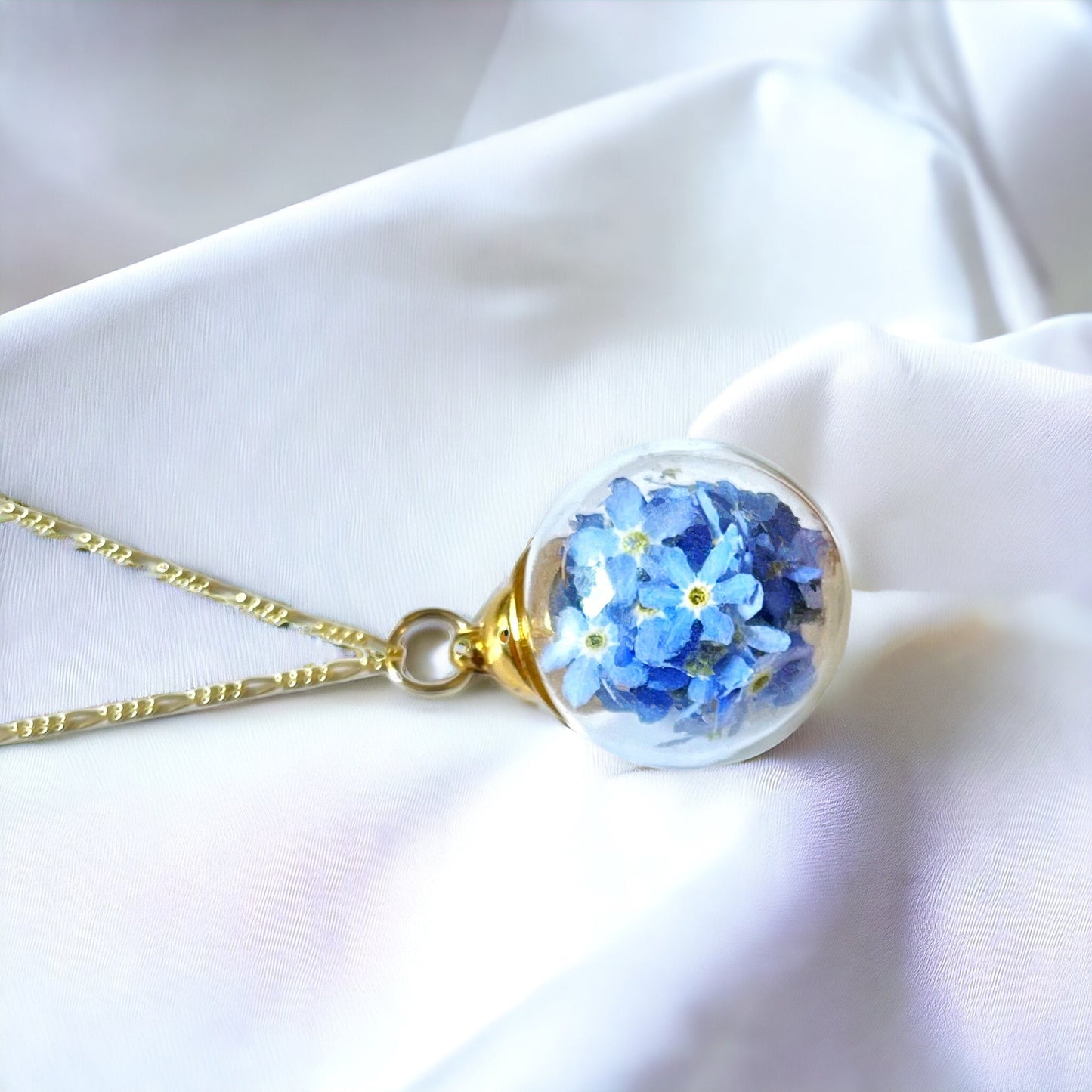 Elegant Forget-Me-Not Orb Necklace Chain Made of Gold-Plated 925…