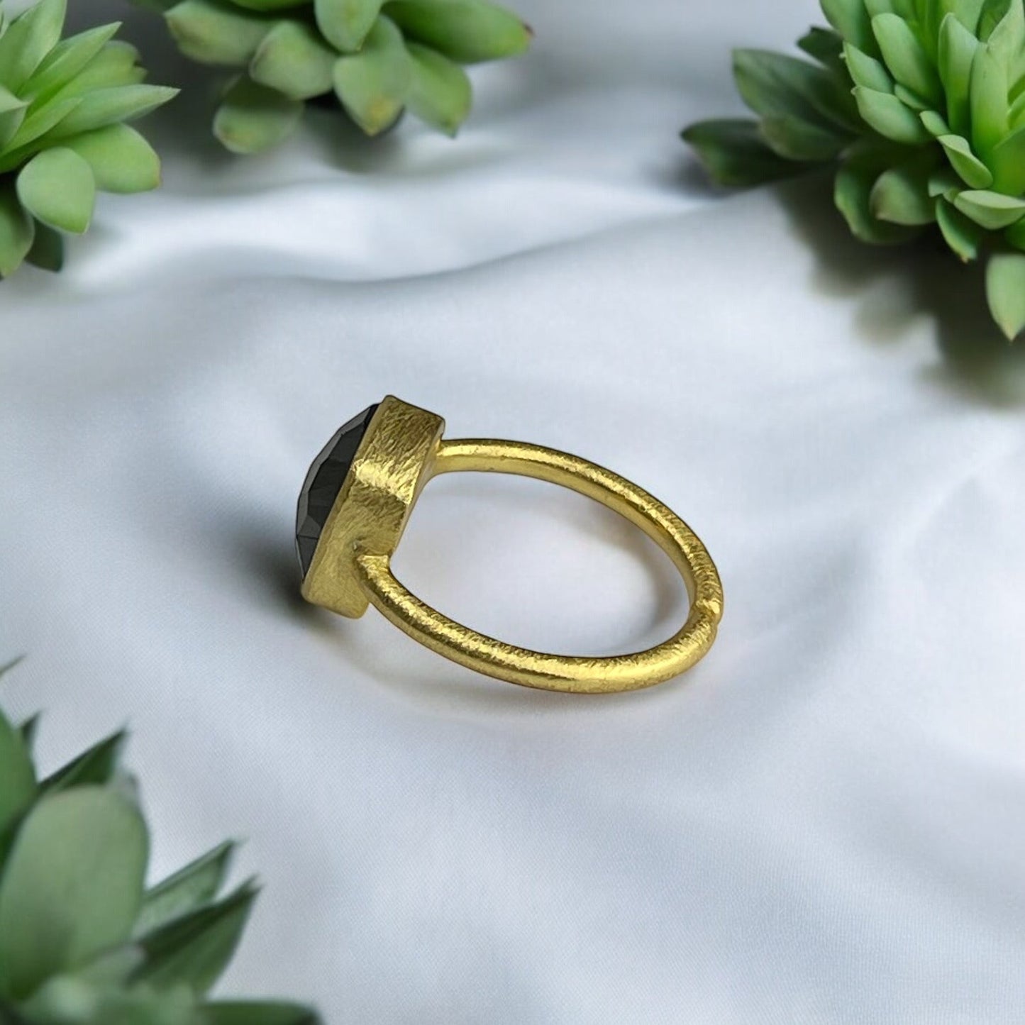 Gold-Plated 925 Sterling Silver Ring with Labradorite – Ring Size…