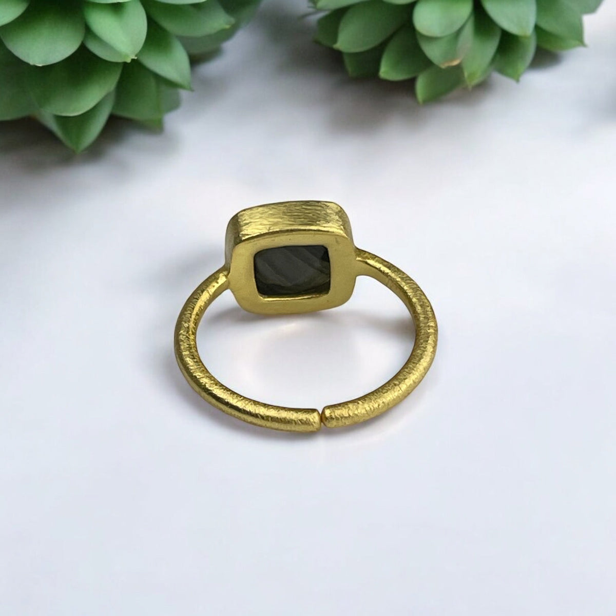Gold-plated 925 Sterling Silver Ring with Labradorite – Ring Size 55, Hypoallergenic, Elegant Gemstone Ring