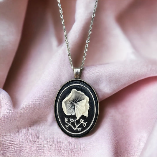 70s Vintage Cameo Pendant in Cream on Black - Silver Plated Chain - VIK