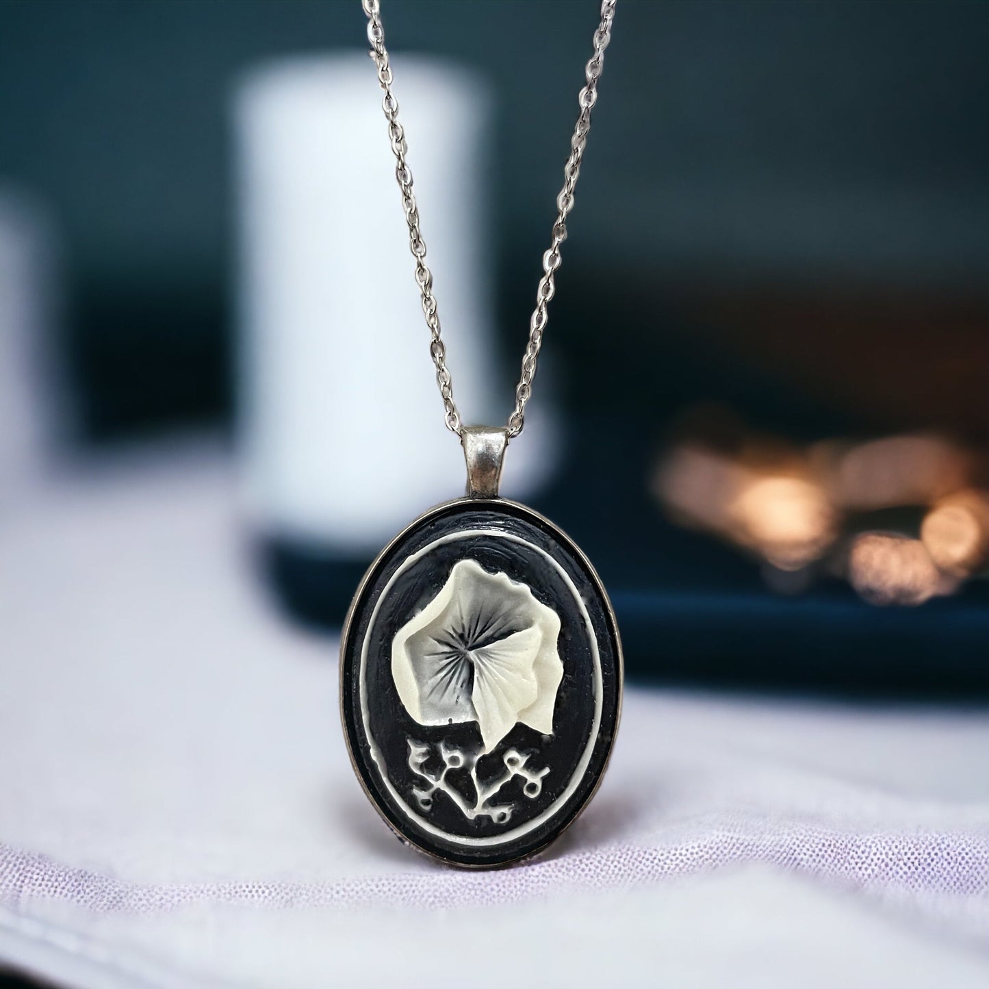 70s Vintage Cameo Pendant in Cream on Black - Silver Plated Chain - VIK
