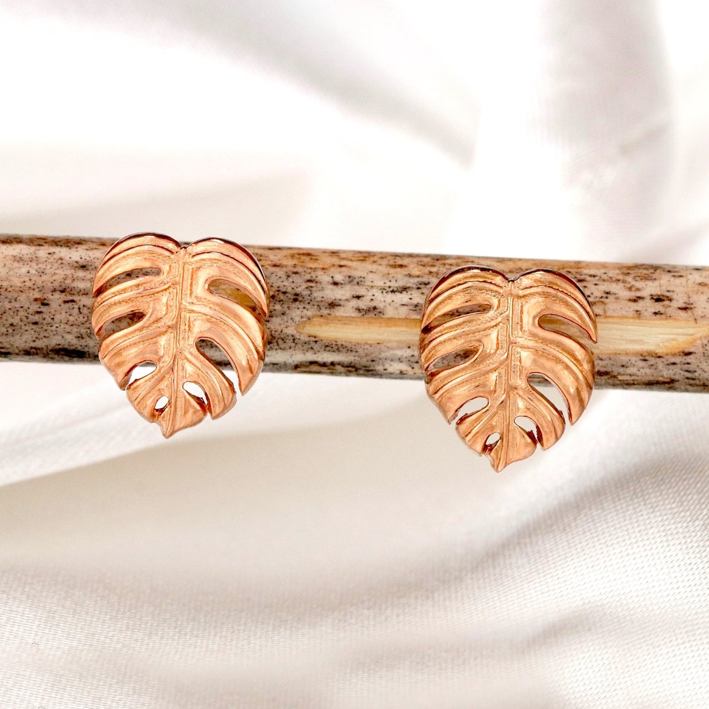 Monstera Leaf Stud Earrings - 925 Rosegold Gold Plated Exotic Leaves…