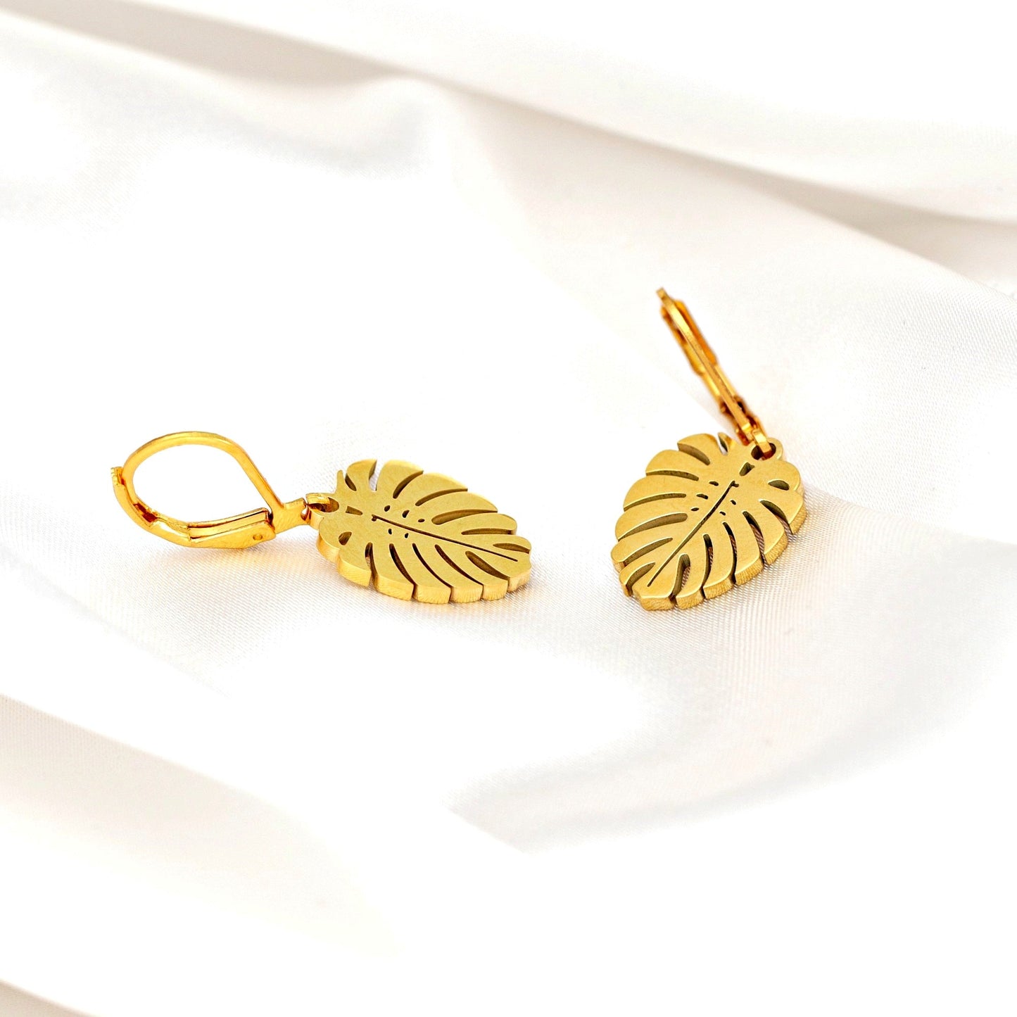 Gold plated monstera leaves earrings — 26