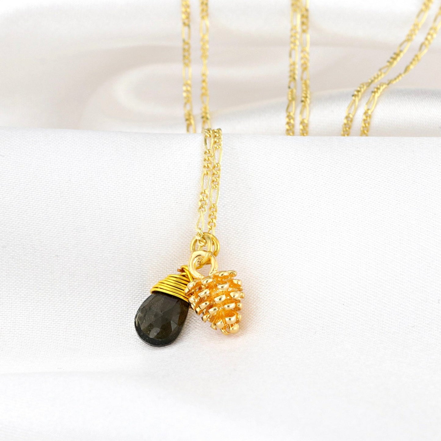 925 Moldavit & pine cones Sterling gilded gemstone chain