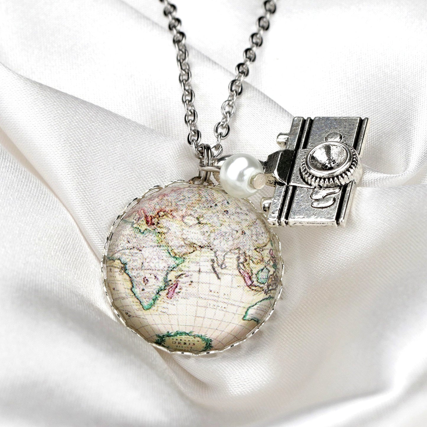 World Travel Wanderlust Globetrotter Hiker Chain - Wanderlust…