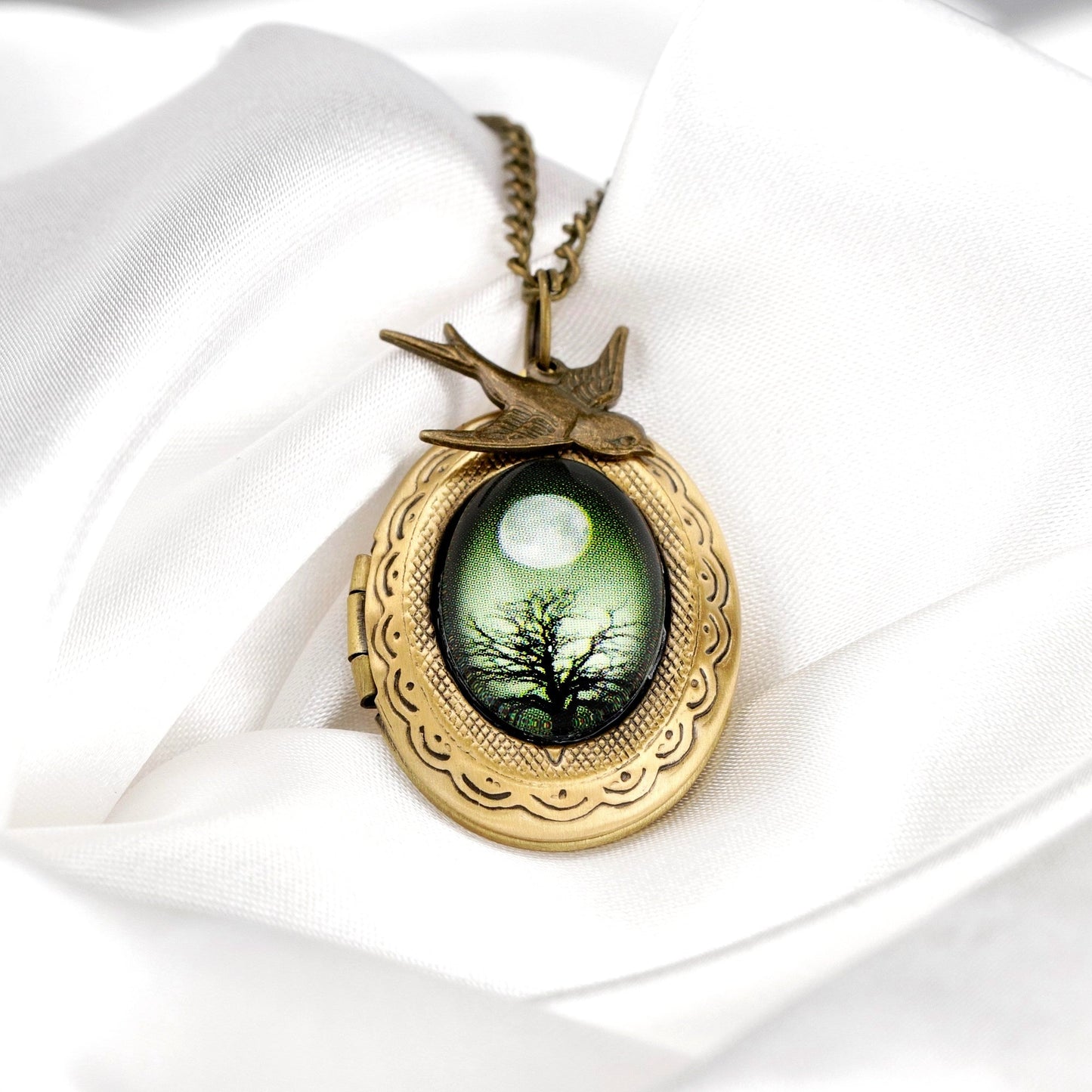 Photoservice Includes Personalizable Mystic Forest Swallow Photomed…