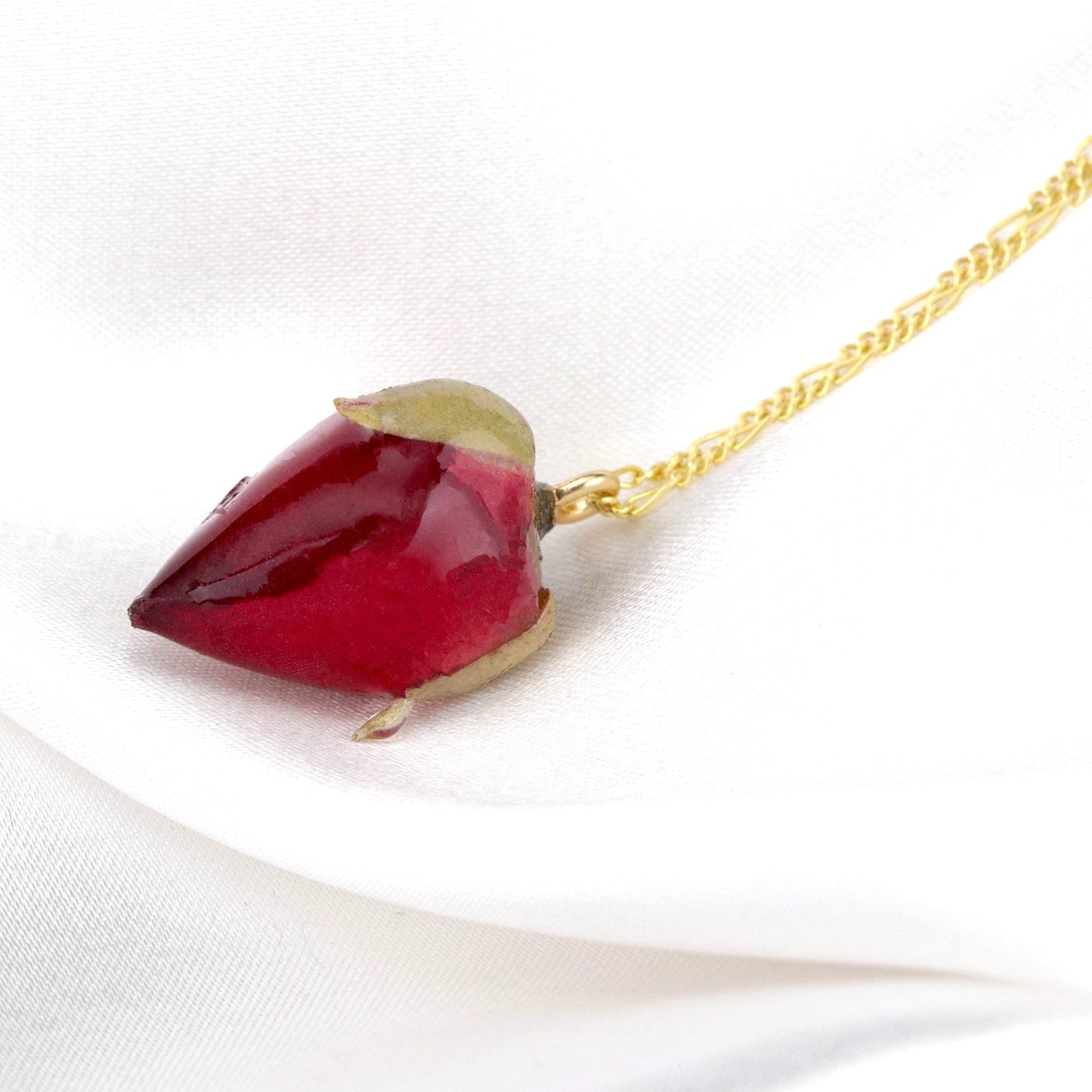 Real Red Rosenknoss — 925 Sterling Silver Gold Plated Chain