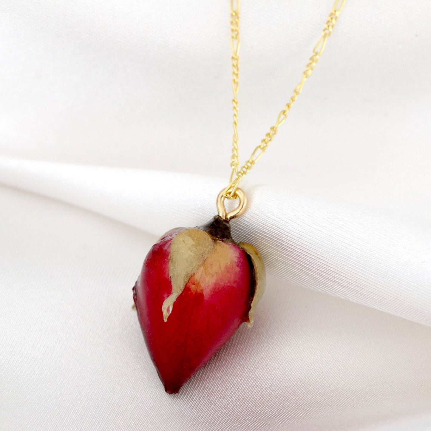 Real Red Rosenknoss — 925 Sterling Silver Gold Plated Chain