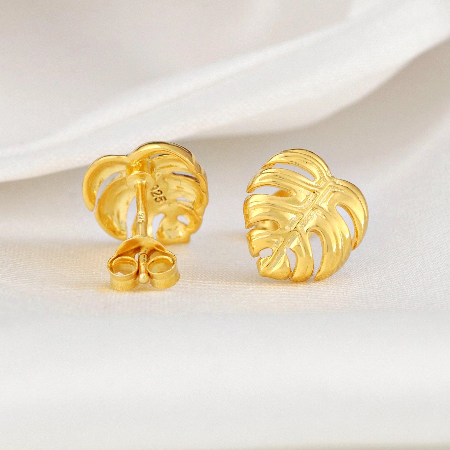 Monstera Leaf Stud Earrings - 925 Gold Gold Plated Exotic Leaves…