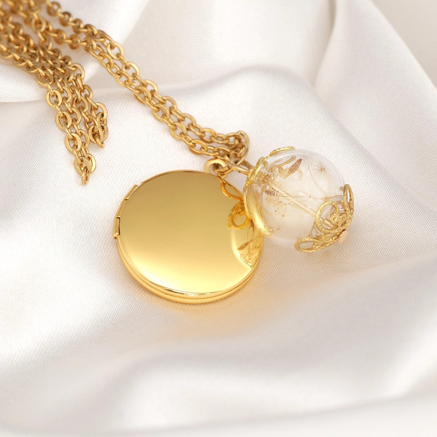 Customizable Dandelion Medaillon Chain with Photoservice - Gold Plated