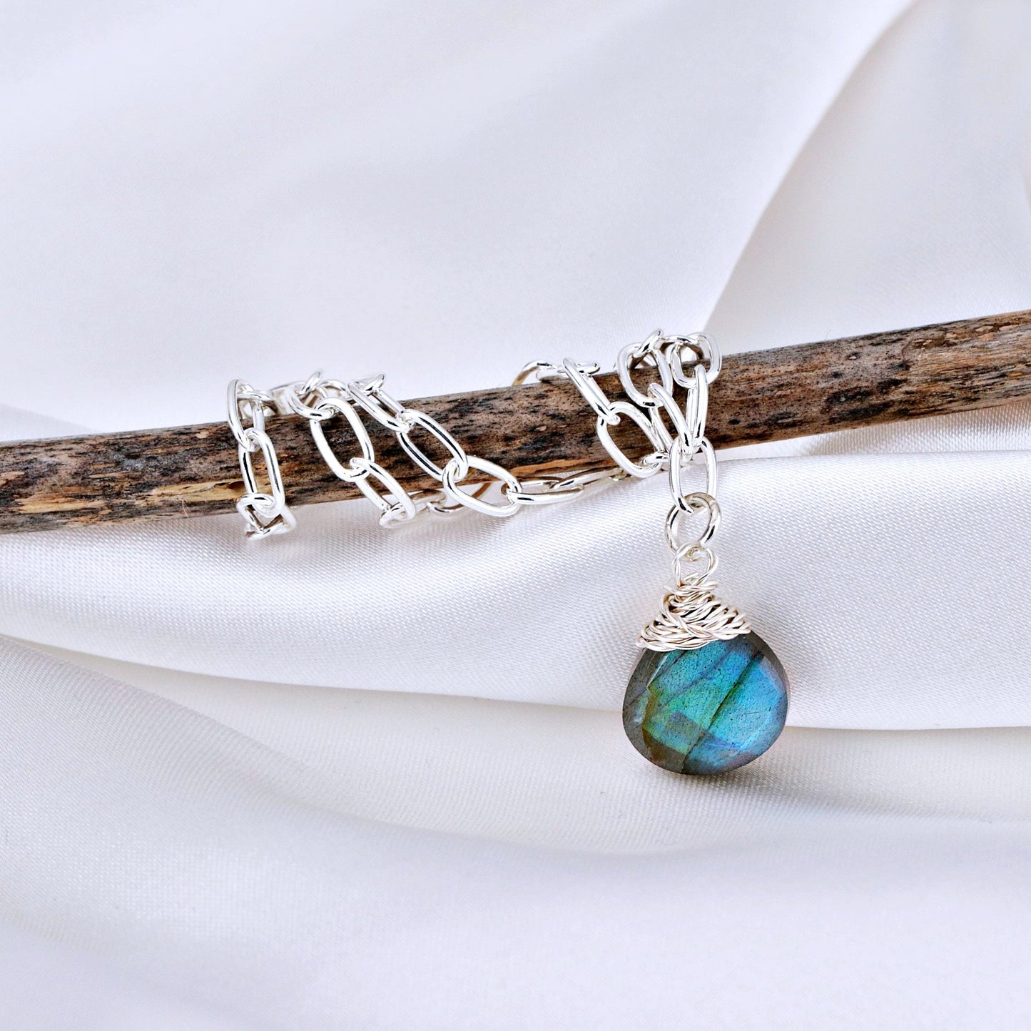 Labradorite Gemstone Bracelet - 925 Sterling Silver Meditation…