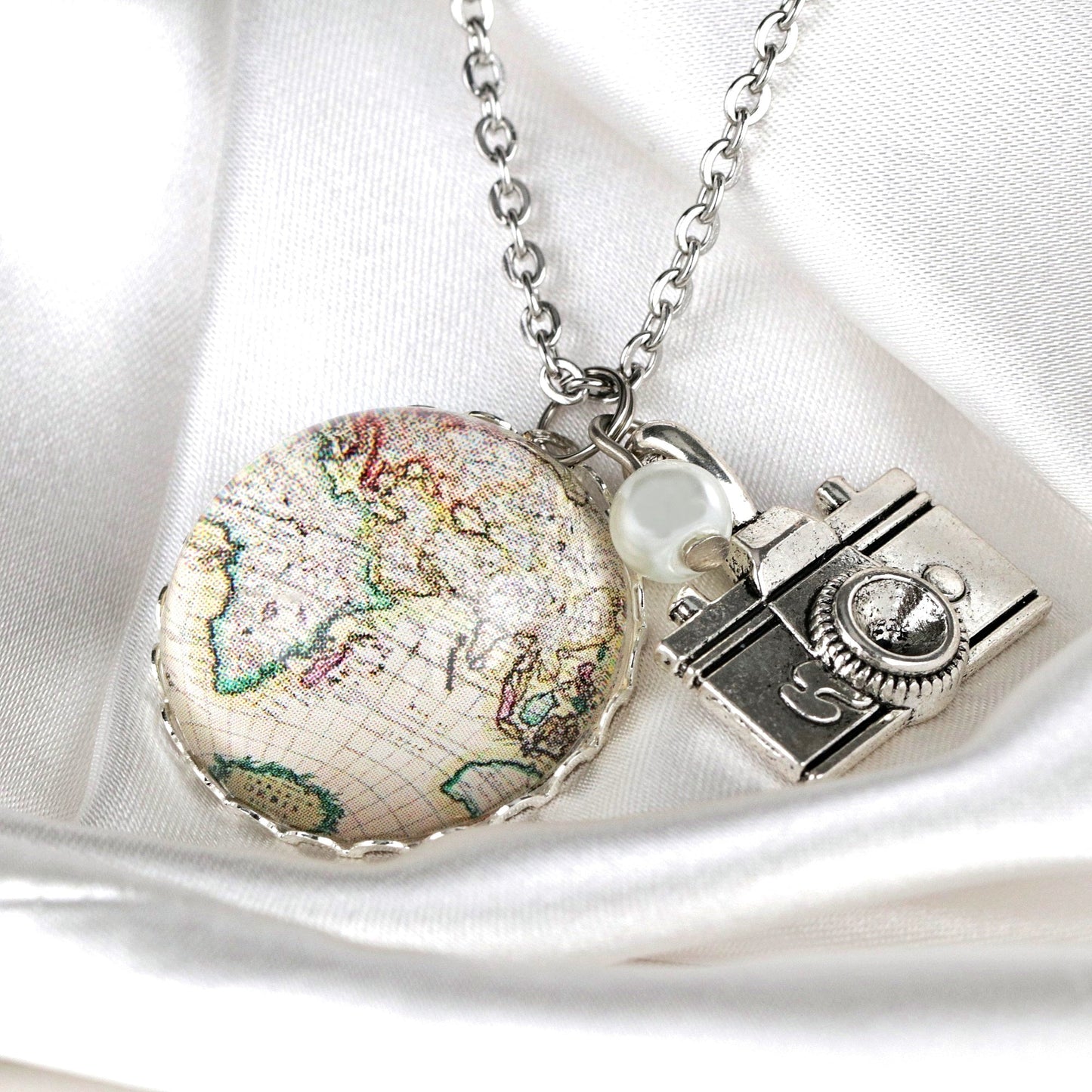 World Travel Wanderlust Globetrotter Hiker Chain - Wanderlust…