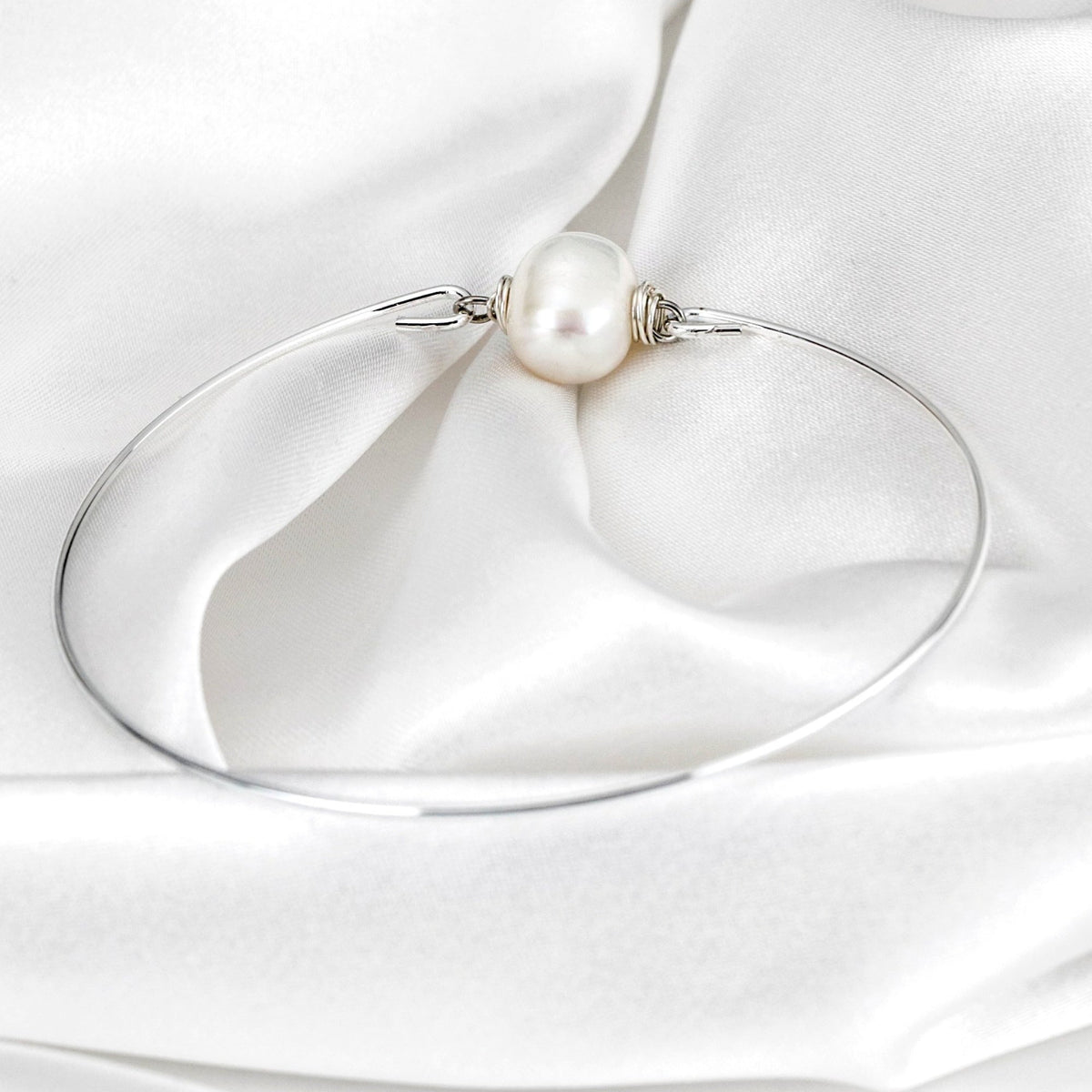 Bangle with Genuine Freshwater Pearl - Minimalist Jewelry - RETARM-29