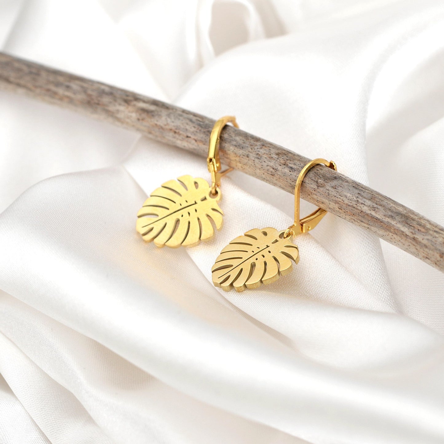 Gold plated monstera leaves earrings — 26