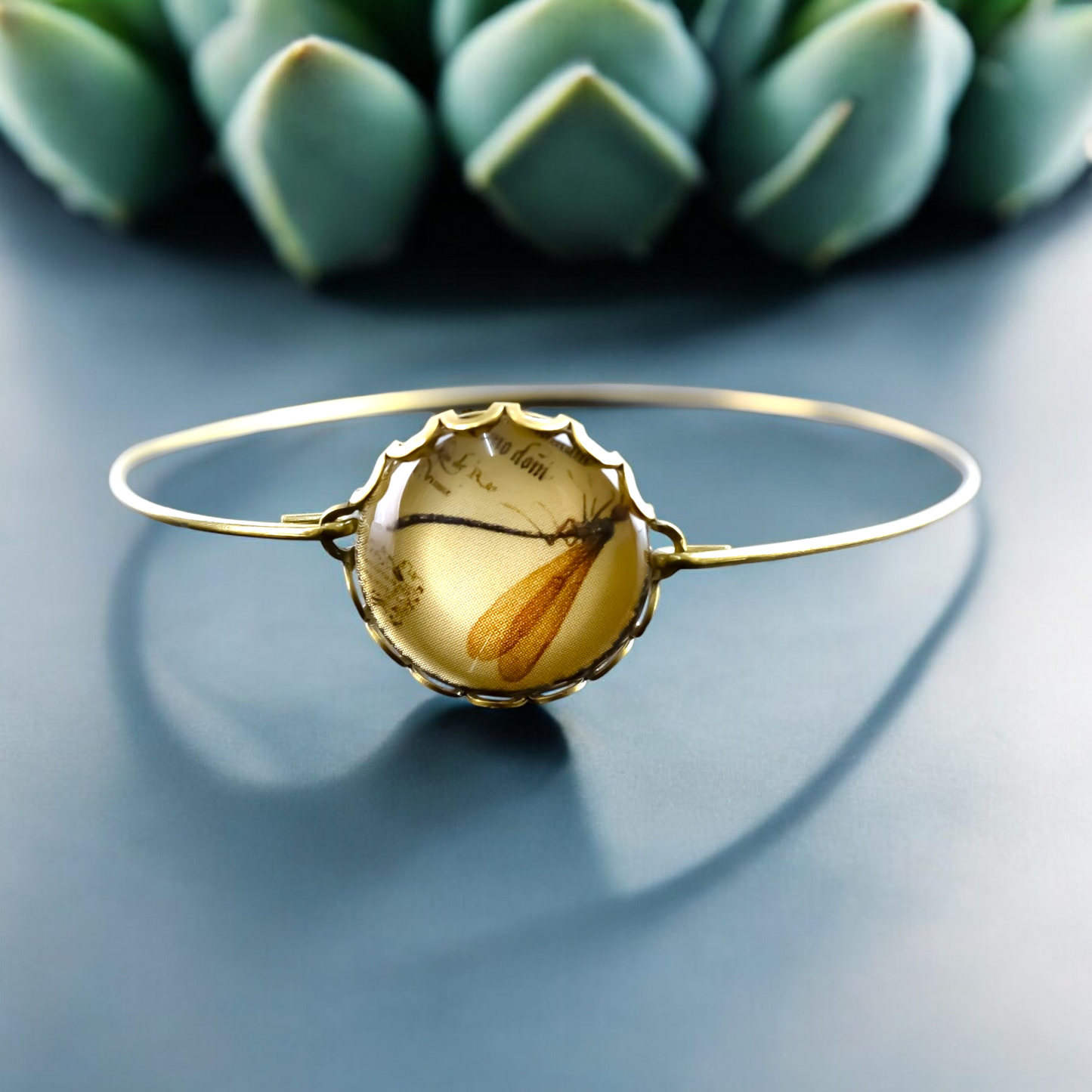 Bronze bangle natural researcher in vintage style