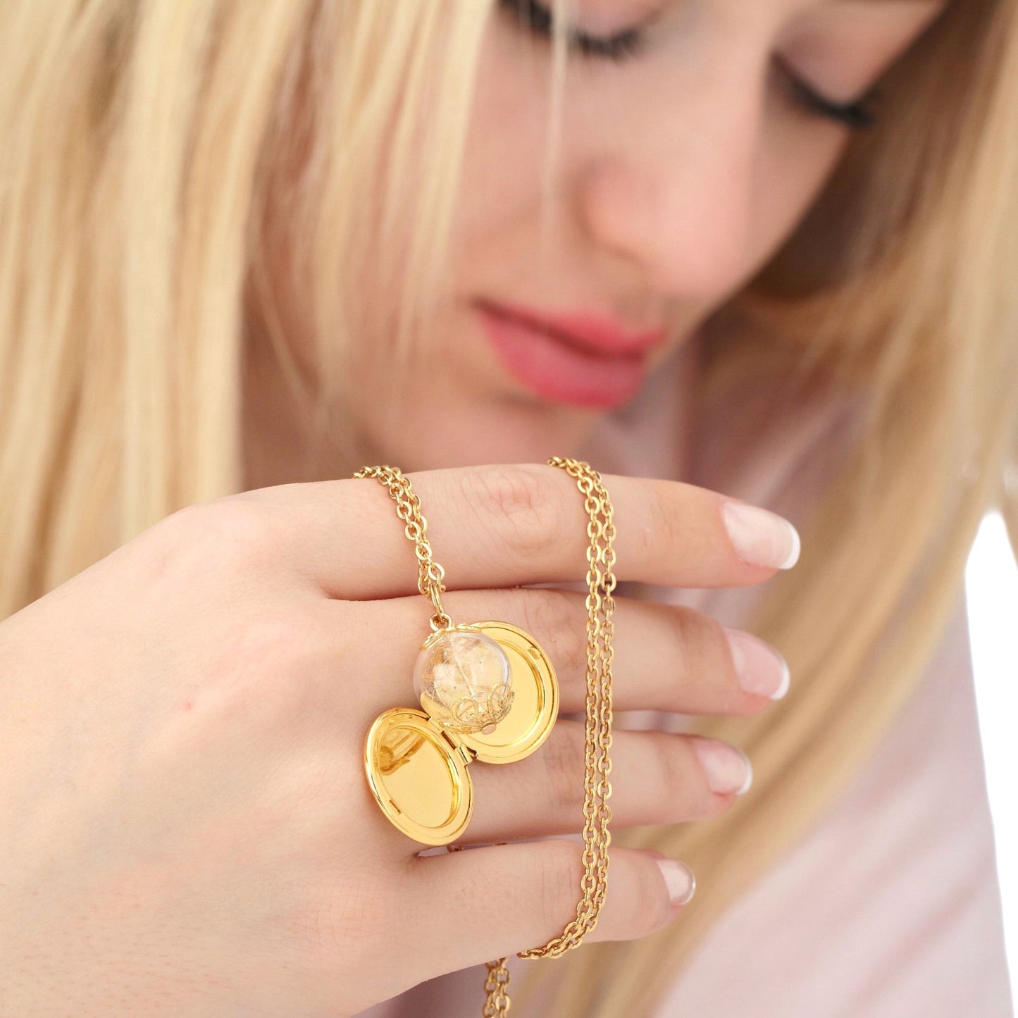 Customizable Dandelion Medaillon Chain with Photoservice - Gold Plated
