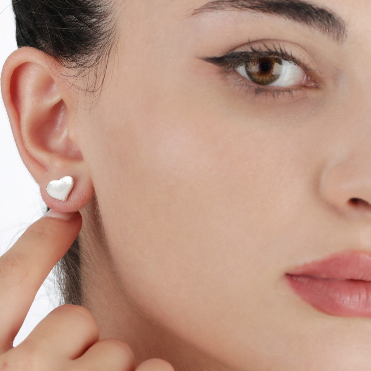 Mother-of-Pearl Heart Stud Earrings - 925 Sterling Silver - OHR925-94