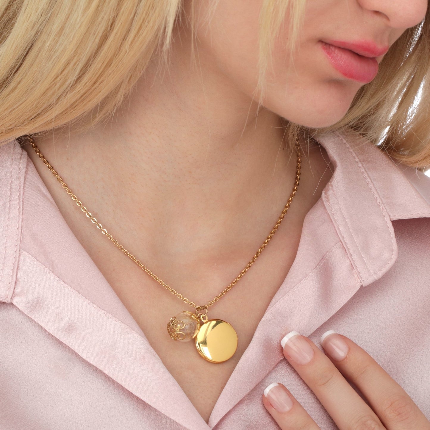 Customizable Dandelion Medaillon Chain with Photoservice - Gold Plated