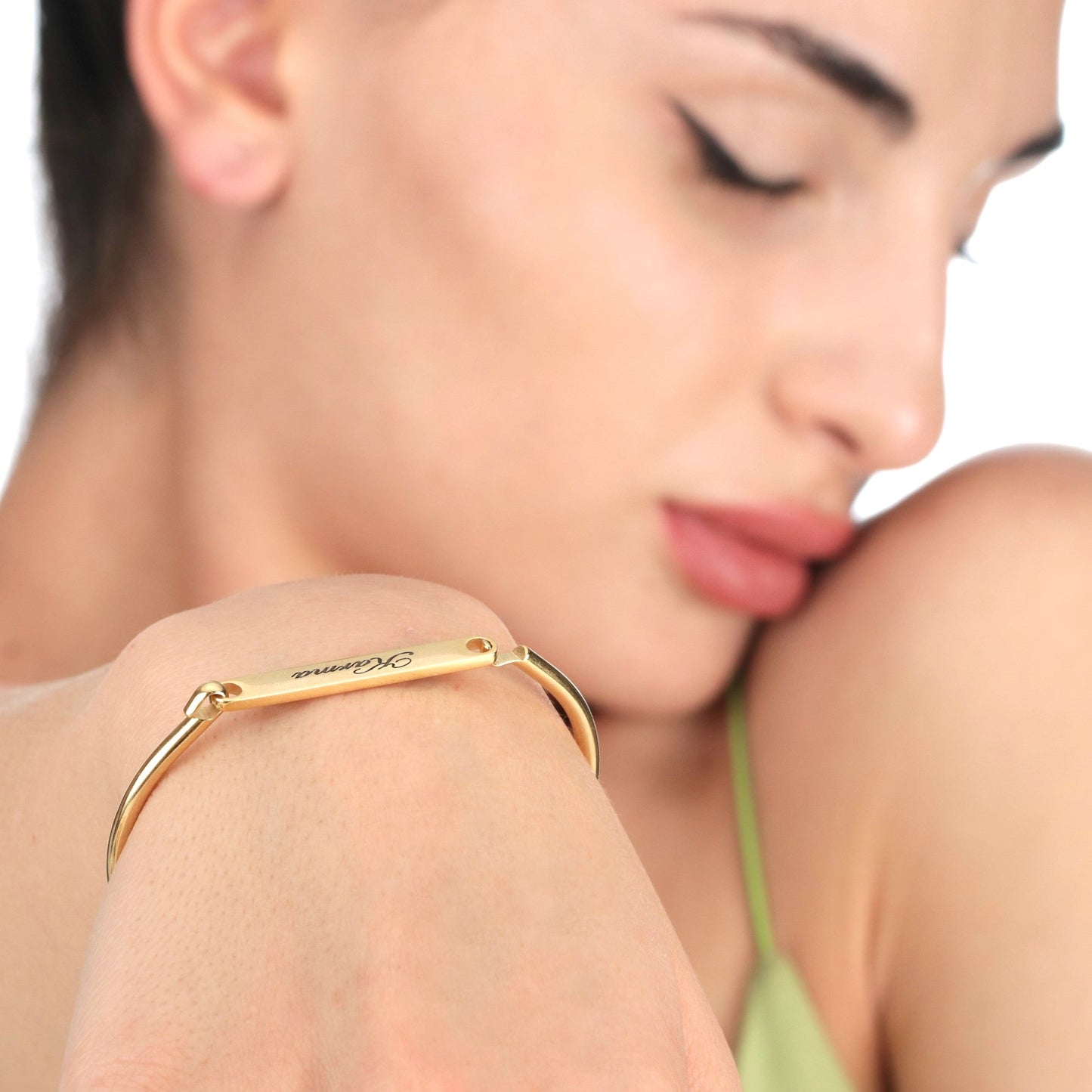 Personalizable stainless steel bangle - engraving - gold color…