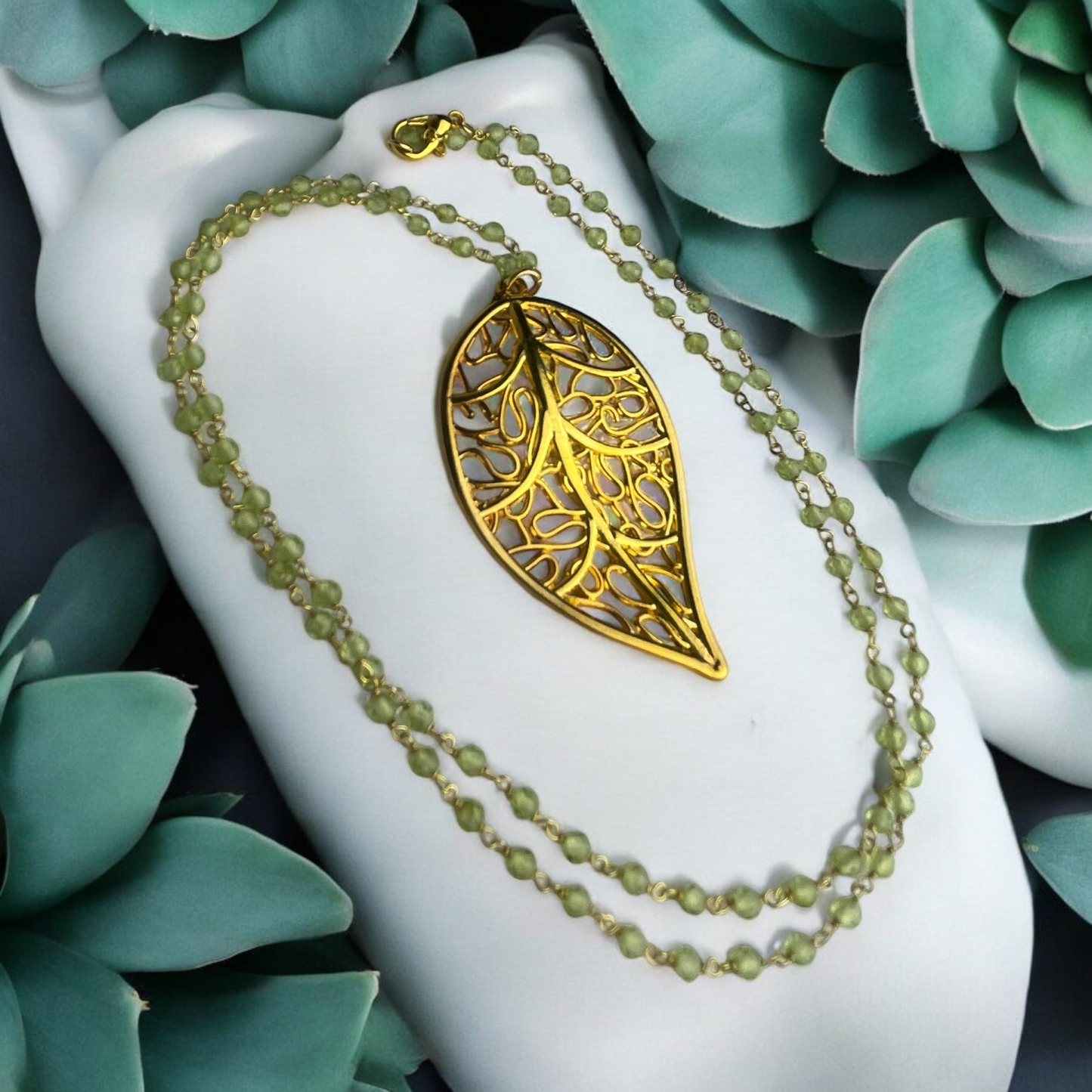 Gemstone necklace SPRING LEAF with Peridot - VIK