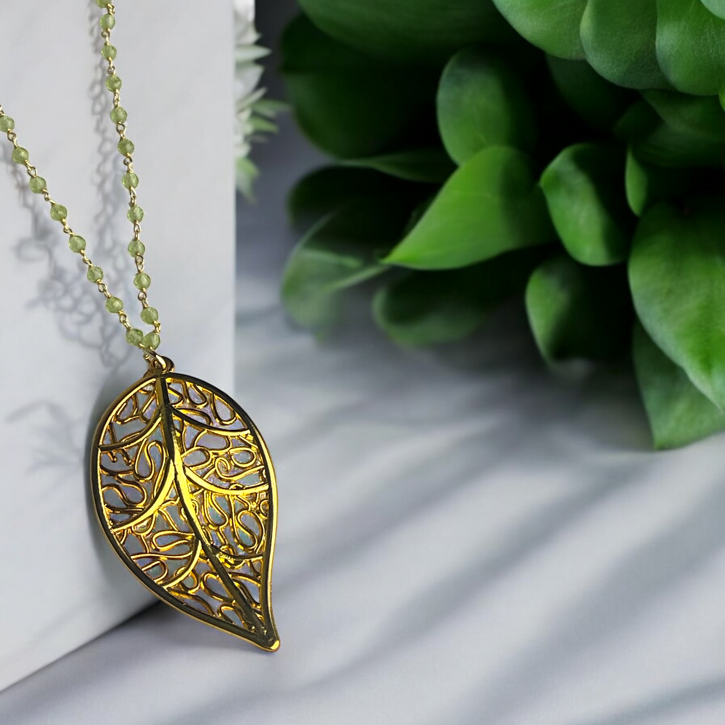 Gemstone necklace SPRING LEAF with Peridot - VIK