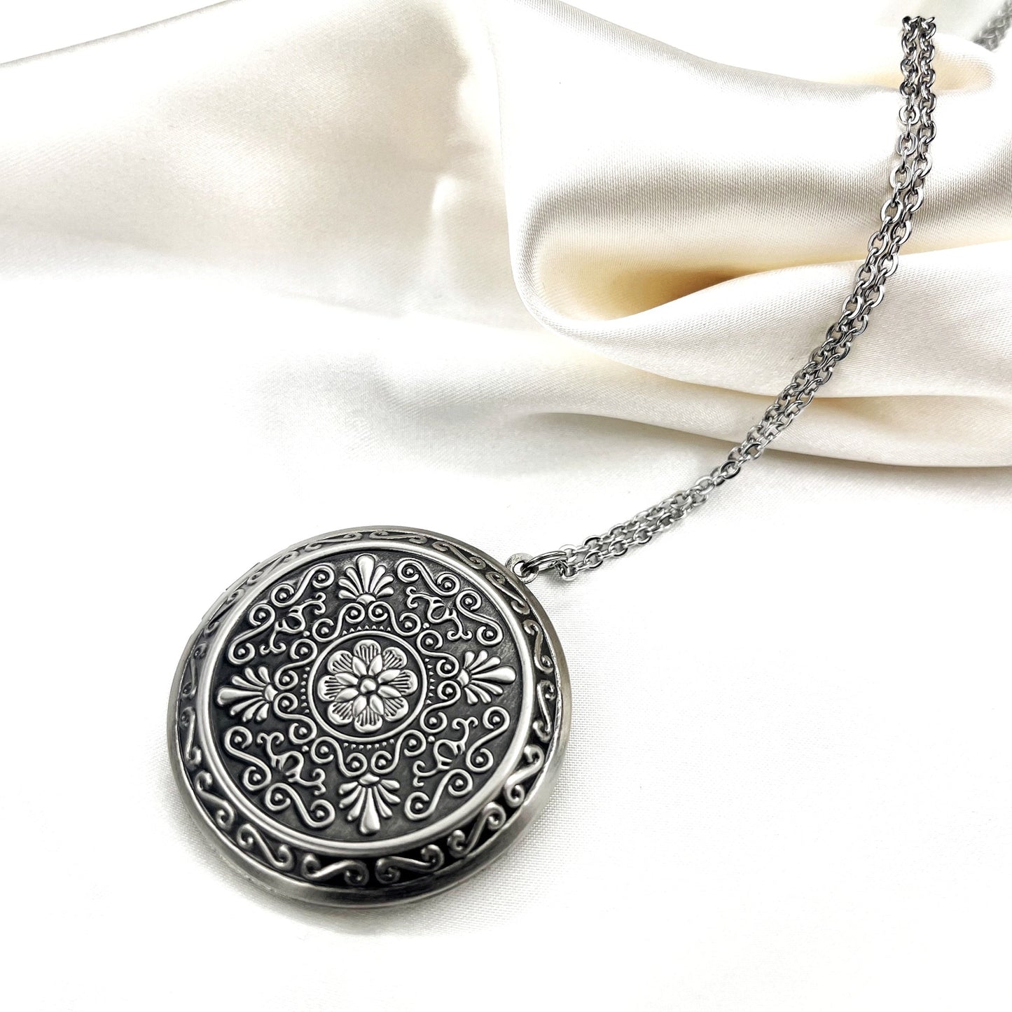 Customizable Photo Medallion Chain incl. Photoservice - Hinging XL…