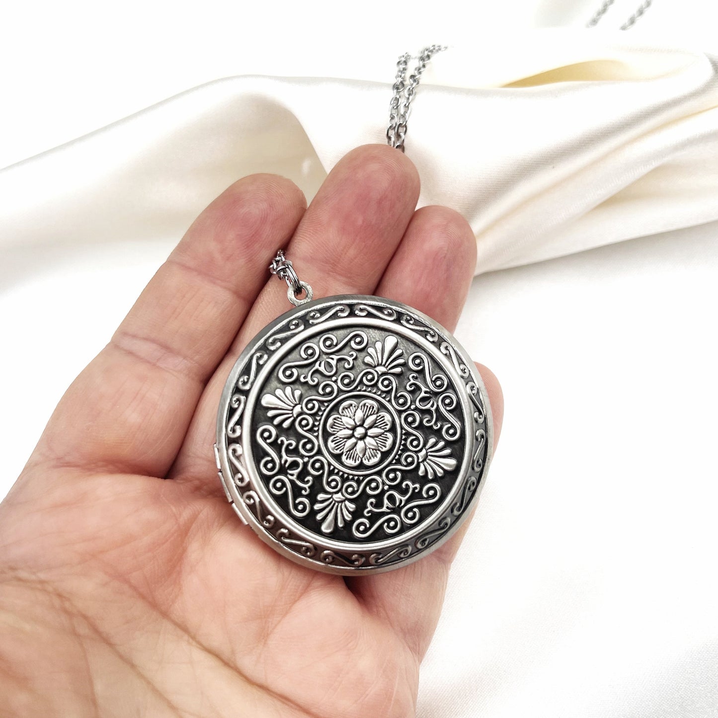 Customizable Photo Medallion Chain incl. Photoservice - Hinging XL…