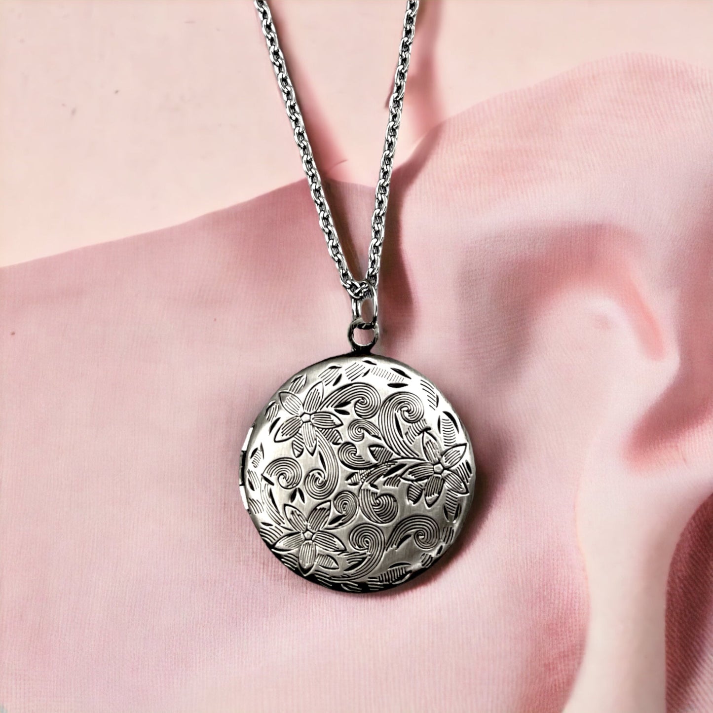 MARRAKESH III Antique Silver Photo Locket Necklace - Customizable…